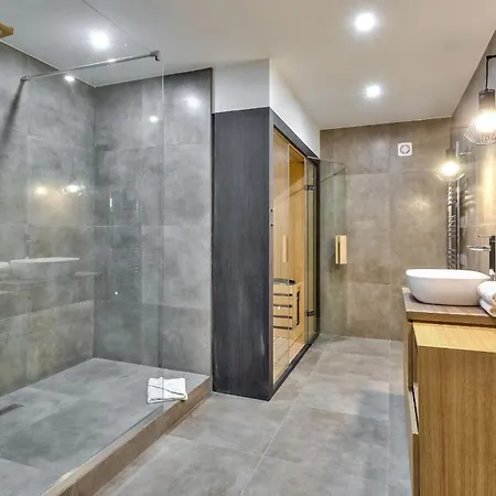 Urbanflat 77 - Large Located In The Center